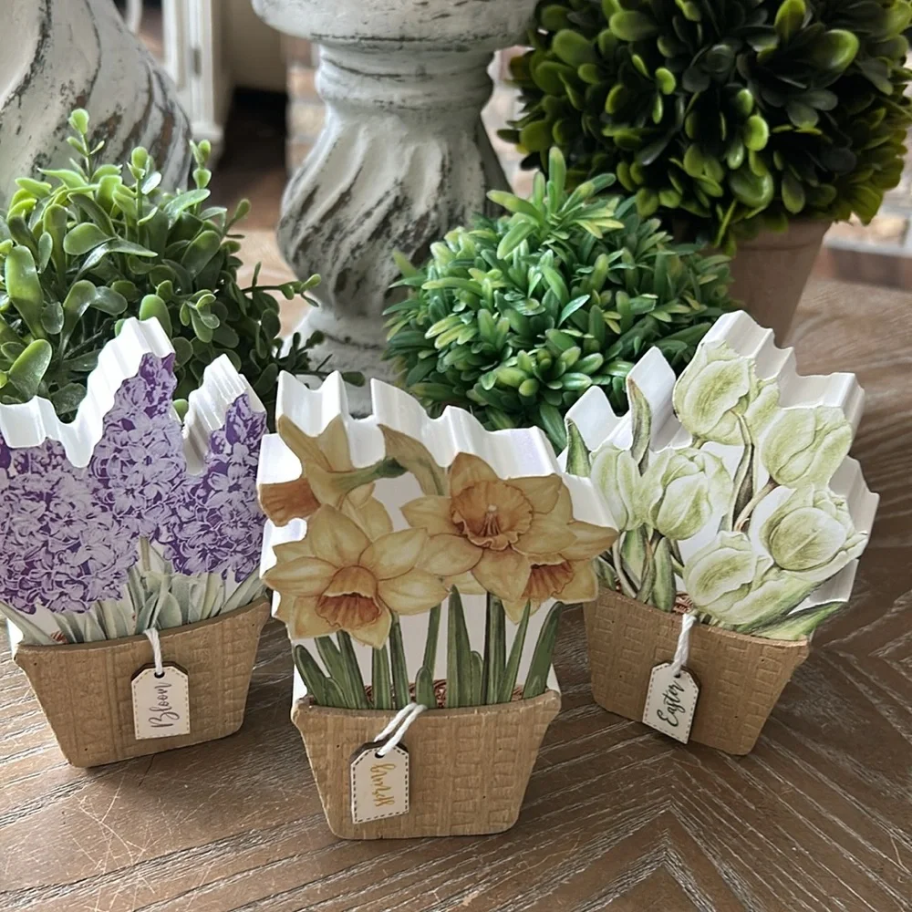 NEW! Cottage Farmhouse Yellow Daffodil Spring Flower Plant Wooden Accent